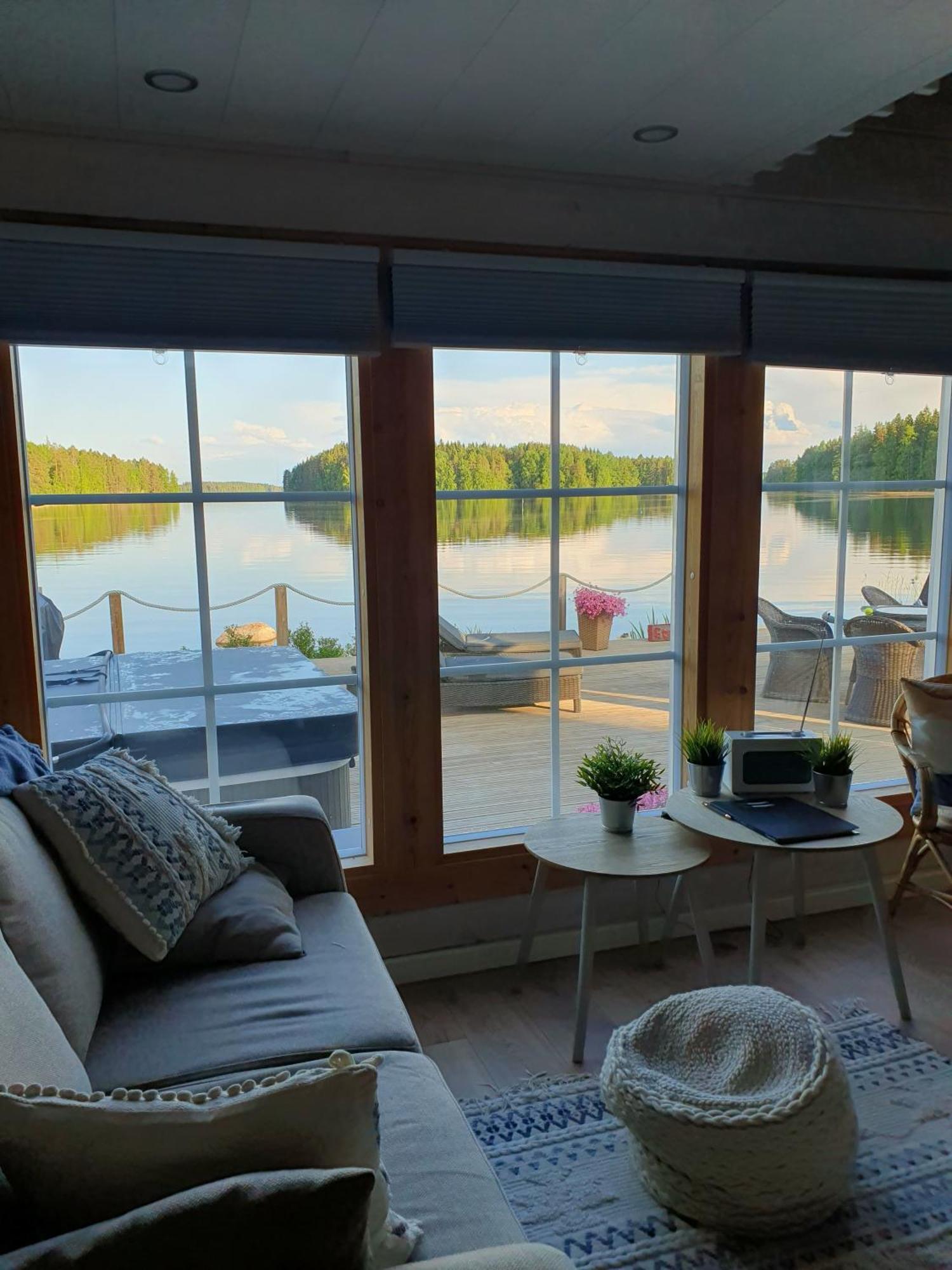Stunning Log Cabin 45M2 On The Shore Of Kallavesi. Куопио Екстериор снимка